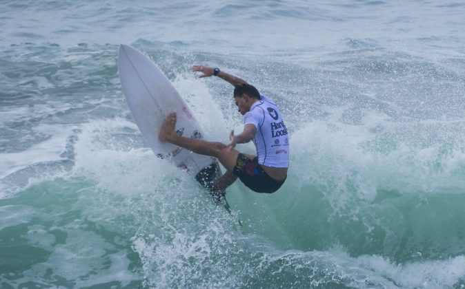 Israel Braga, Hang Loose Surf Attack, Praia da Baleia, São Sebastião (SP). Foto: Erik Medalha.