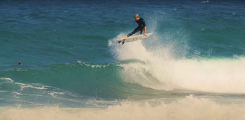 John John Florence frame maio 2024 video Raw clips, full session - Italo, Nate, John John