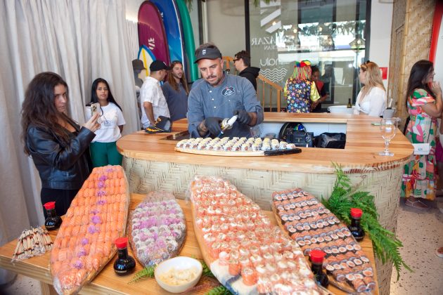 Chef Rodrigo da Beach Sushi, Inauguração Salazar Ocean,Shopping Mares Ilha Mall, Perequê, Ilhabela (SP). Foto: Divulgação.