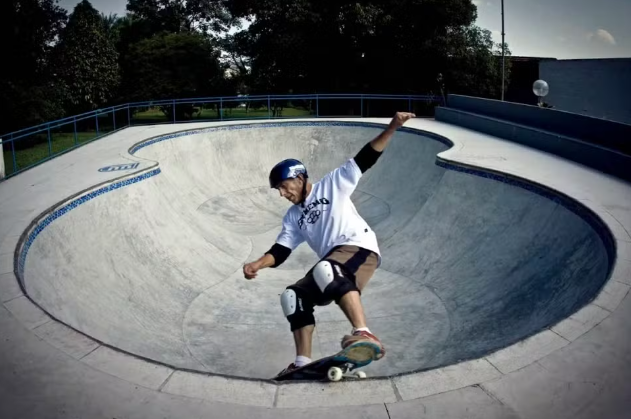 Cesinha Chaves, pioneiro do skate no Brasil, perde a vida no Rio de Janeiro.