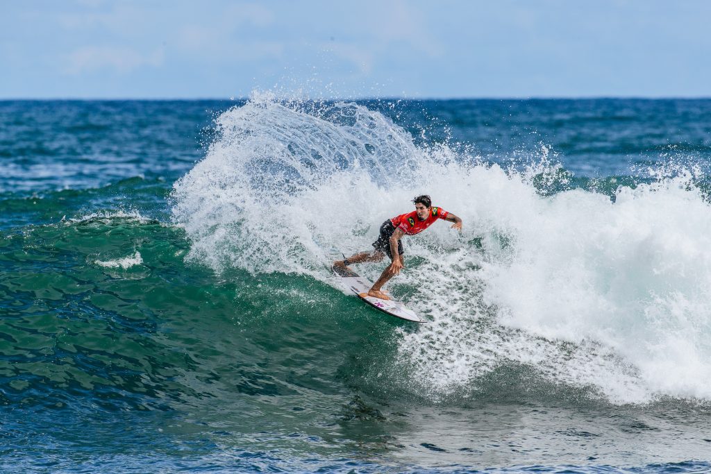 Gabriel Medina vence pelas quartas e é o melhor brasileiro no ranking atual.