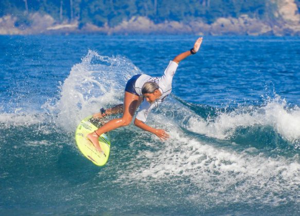 Carol Bastides, Hang Loose Surf Attack, Praia da Baleia, São Sebastião (SP). Foto: Erik Medalha.