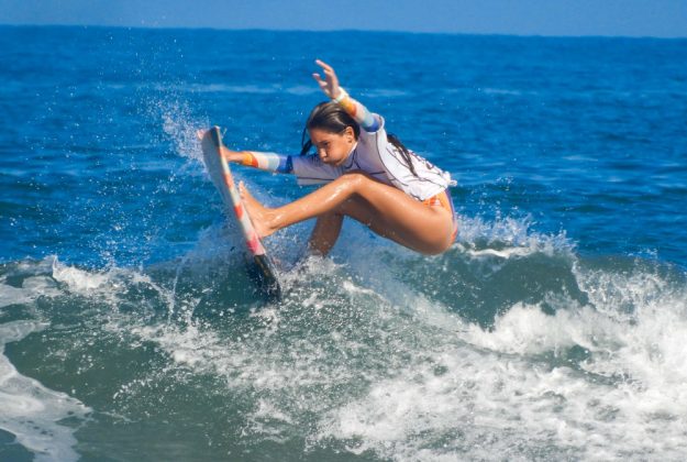 Anna Bernardini, Hang Loose Surf Attack, Praia da Baleia, São Sebastião (SP). Foto: Erik Medalha.