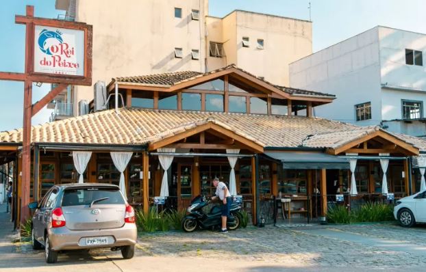 Restaurante Rei do Peixe no Itaguá, em Ubatuba (SP).