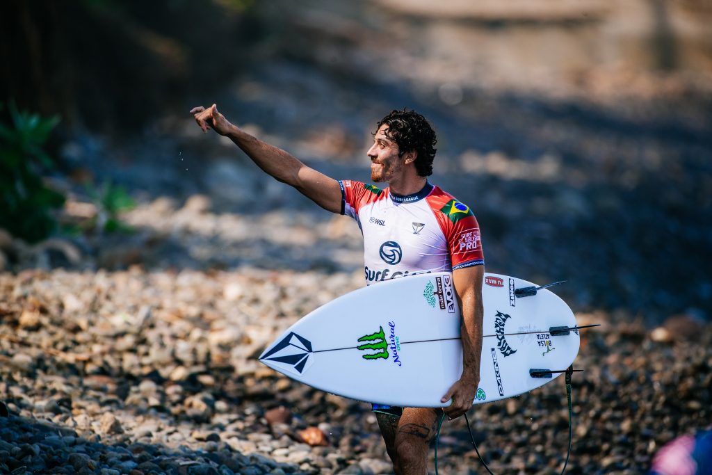 Yago Dora está na semifinal do El Salvador Pro 2024.