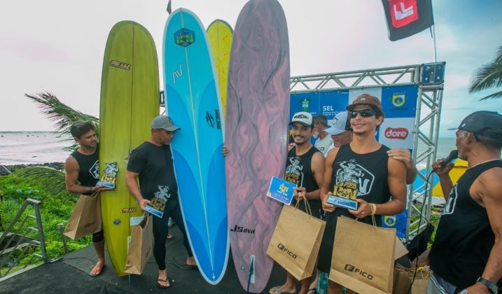 Pódio Longboard, Circuito Fico RN 2024, primeira etapa, praia do Pontal, Baía Formosa (RN). Foto: Rogério Vital.