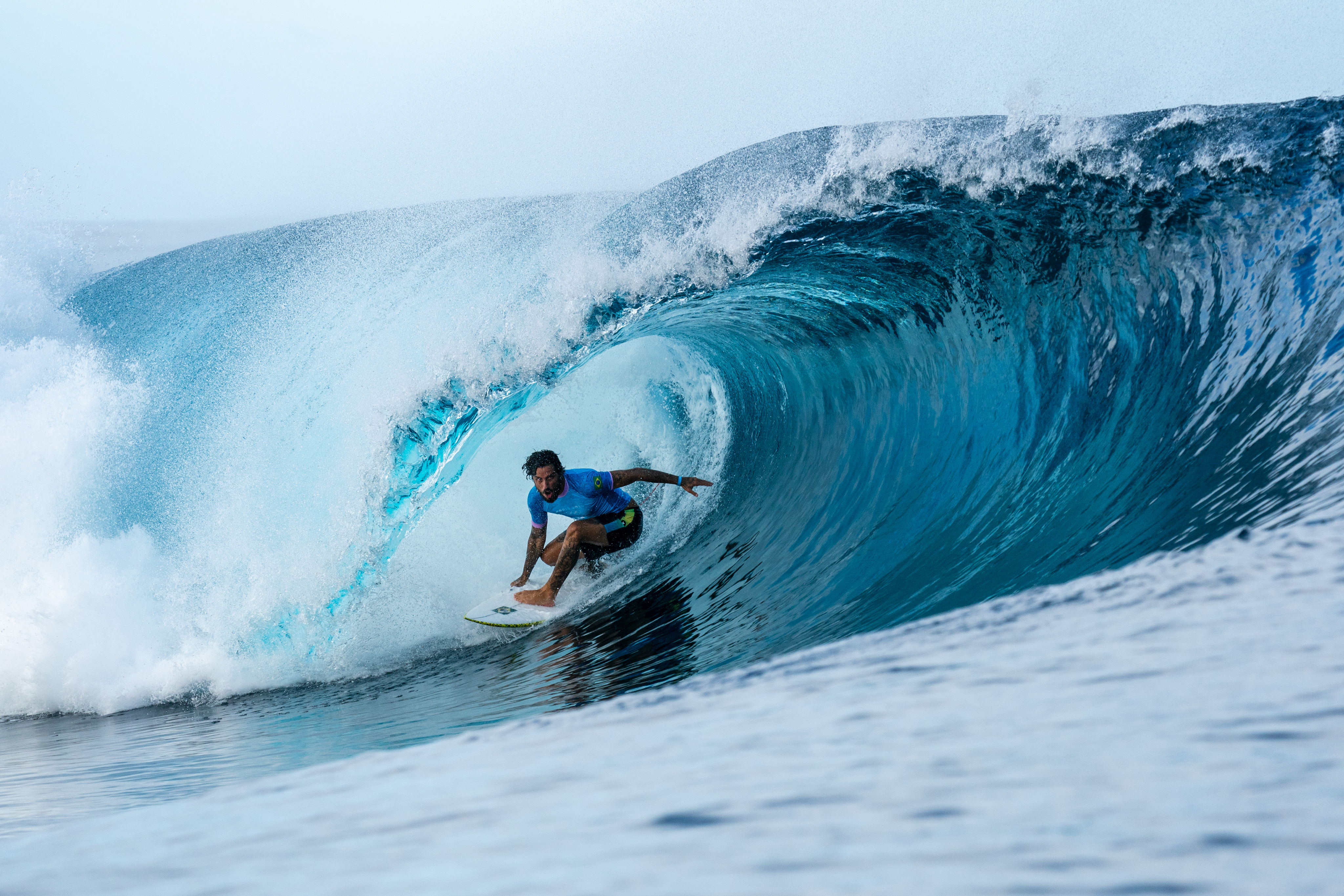 Filipe Toledo perde na estreia dos Jogos Olímpicos 2024 em Teahupoo, Taiti.