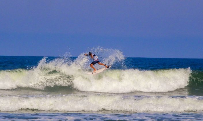 John Muller, Hang Loose Surf Attack, Boqueirão Norte, Ilha Comprida (SP). Foto: Erik Medalha.