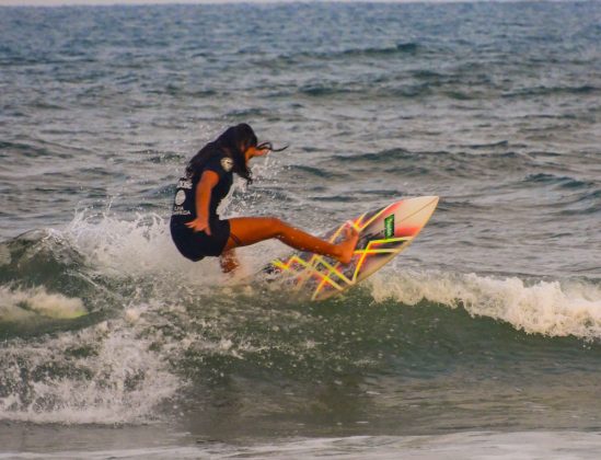 Natalia Gerenda, Hang Loose Surf Attack, Boqueirão Norte, Ilha Comprida (SP). Foto: Erik Medalha.