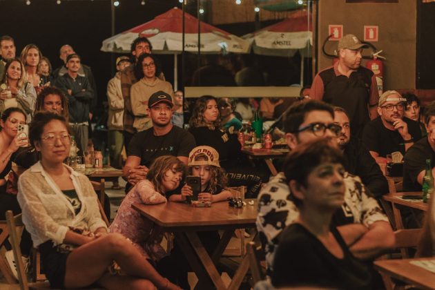 Exibição filme Minha Narrativa, Makai Bar e Restaurante, praia do Sapê, Ubatuba (SP). Foto: Mariana Sobral.