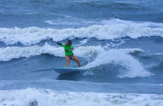 Mariá Marquez, Circuito Paulista Colegial de Surf 2024, praia Boqueirão Norte, Ilha Comprida (SP). Foto: Erik Medalha.