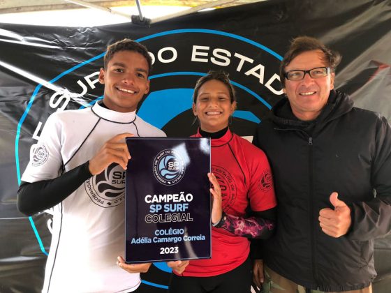 Luciano Ticole, Carol Bastides e Zé Paulo, Circuito Paulista Colegial de Surf 2024, praia Boqueirão Norte, Ilha Comprida (SP). Foto: Erik Medalha.