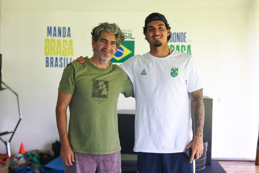 Gabriel Medina e Charles Saldanha estão novamente juntos nos Jogos Olímpicos