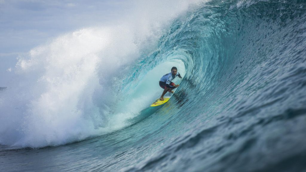 Bruno Santos em Teahupoo