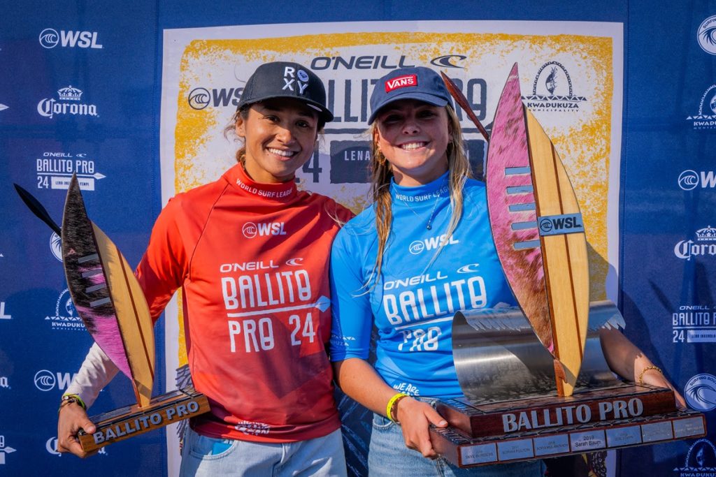 Vahine Fierro e a nova campeã do Ballito Pro, Bella Kenworthy.