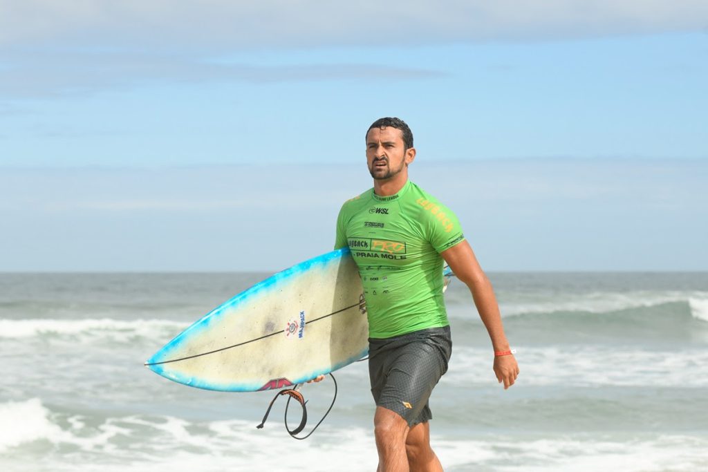 Igor Moraesdurante no LayBack Pro de Florianópolis.