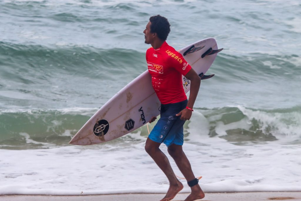 Cauã Costa segue em busca de inédito bicampeonato no Layback Pro Prainha.