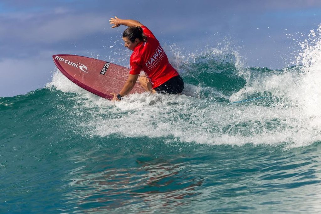 Victoria Feige e Kelly Slater estão unidos em campanha por inclusão de surfe adaptado nos Jogos Olímpicos de 2028 em Los Angeles (CA).