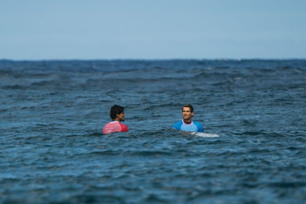 Gabriel Medina e Jack Robinson, Jogos Olímpicos 2024, Teahupoo, Taiti. Foto: ISA / Beatriz Ryder.