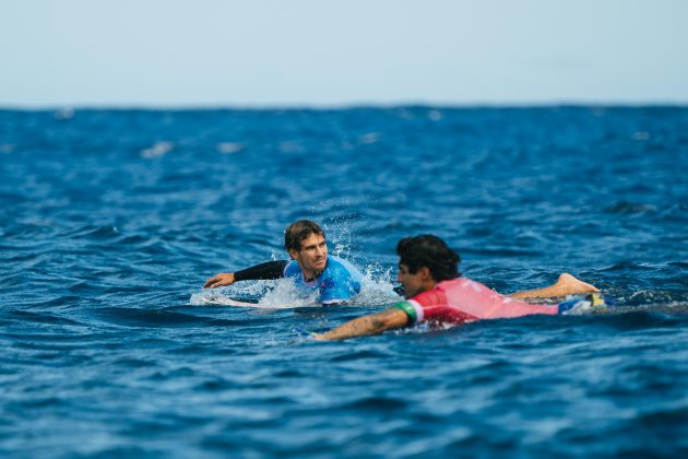 Jack Robinson e Gabriel Medina, Jogos Olímpicos 2024, Teahupoo, Taiti. Foto: ISA / Beatriz Ryder.