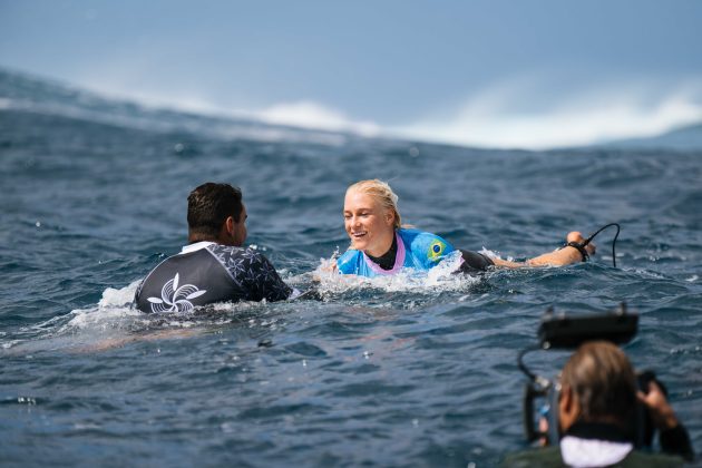 Tatiana Weston-Webb e Paulo Moura, Jogos Olímpicos 2024, Teahupoo, Taiti. Foto: ISA / Beatriz Ryder.