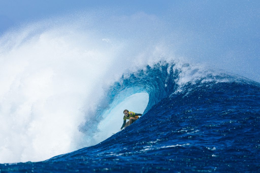 Caitlin Simmers está garantida na decisão do WSL Finals.