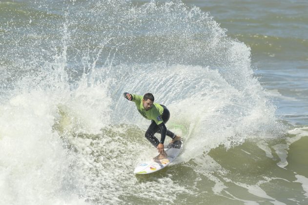 Adriano de Souza, São Chico Pro, São Francisco do Sul (SC). Foto: Márcio David.