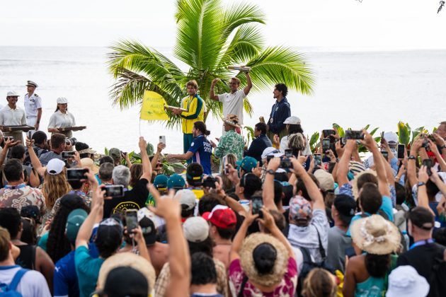 Jack Robinson, Kauli Vaast e Gabriel Medina, Jogos Olímpicos 2024, Teahupoo, Taiti. Foto: ISA / Jimenez.