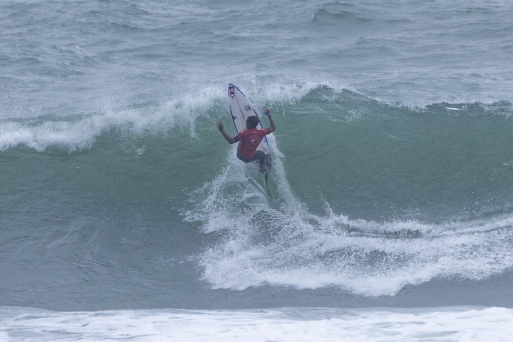 Sunny Pires é atual campeão do QS em Maresias, São Sebastião (SP).