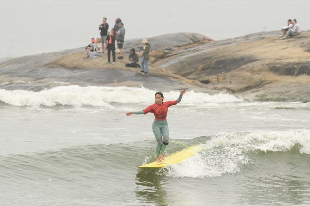 Analyce Murara, Circuito Catarinense de Longboard 2024, Terceira Pedra, Praia de Itapoá (SC). Foto: Márcio David.