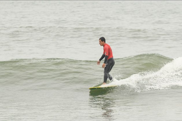 Hellington Moreira, Circuito Catarinense de Longboard 2024, Terceira Pedra, Praia de Itapoá (SC). Foto: Márcio David.