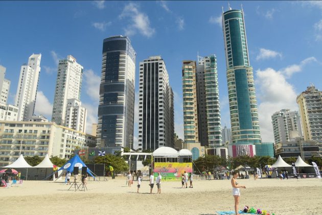 Circuito Surf Talentos Oceano 2024, Praia Central, Balneário Camboriú (SC). Foto: Márcio David.