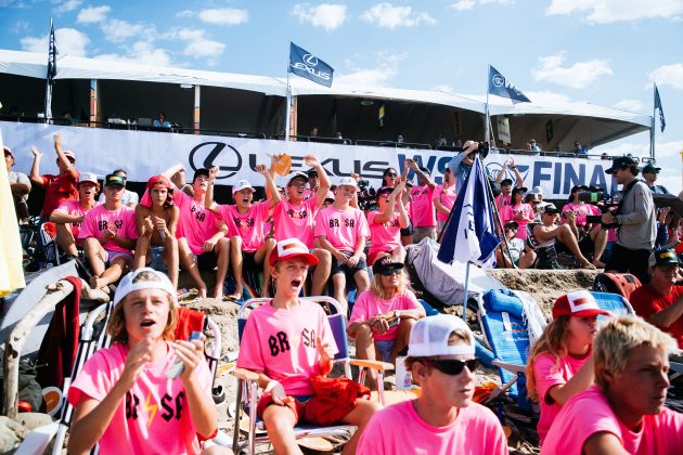 Torcida da Brisa Hennessy, WSL Finals 2024, Trestles, Califórnia (EUA). Foto: WSL / Heff.