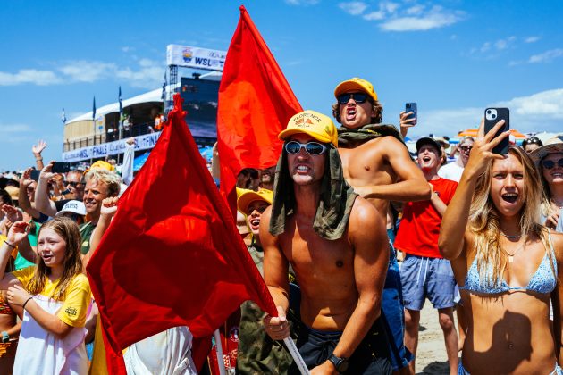 Torcida do John John Florence, WSL Finals 2024, Trestles, Califórnia (EUA). Foto: WSL / Thiago Diz.