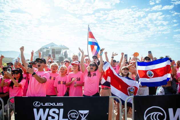 Torcida da Brisa Hennessy, WSL Finals 2024, Trestles, Califórnia (EUA). Foto: WSL / Heff.