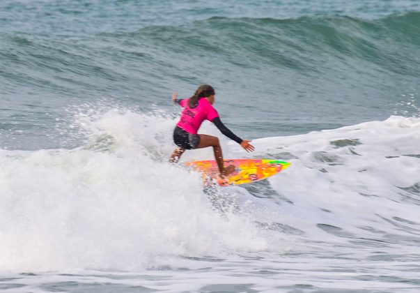 Ana Gabriela, Hang Loose Surf Attack, Praia de Camburi, São Sebastião (SP). Foto: Erik Medalha.