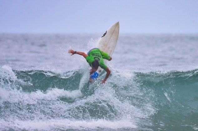 Caio Campanela, Copa SP, Hang Loose Surf Attack, Praia de Camburi, São Sebastião (SP). Foto: Erik Medalha.