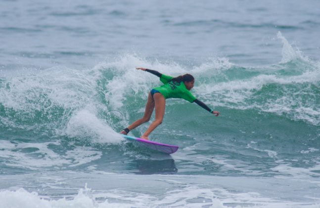 Maya Calixto, Hang Loose Surf Attack 2024, Praia de Camburi, São Sebastião (SP). Foto: Erik Medalha.