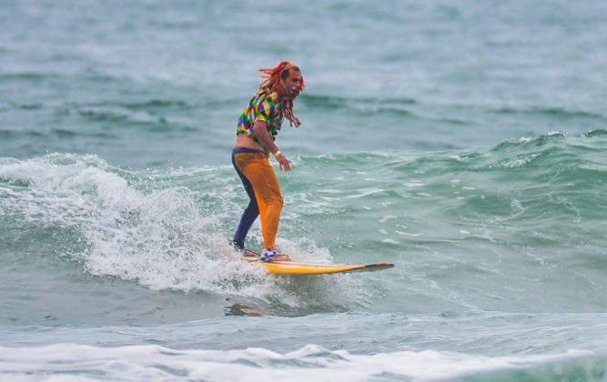 Palhaço Saracura, Hang Loose Surf Attack, Praia de Camburi, São Sebastião (SP). Foto: Erik Medalha.