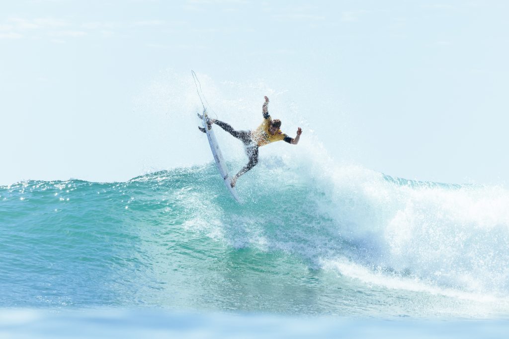 John John Florence larga na frente na decisão do título mundial.