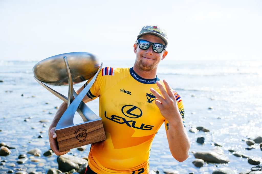 John John Florence celebra tricampeonato mundial em Trestles