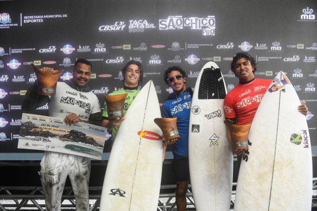 Pódio Masculino, Taça Brasil 5000, São Chico Pro, Prainha (SC). Foto: Márcio David.