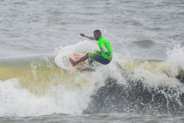 Cláudio Veiga, SPSurf Master 2024, Praia do Centro, Peruíbe (SP). Foto: Erik Medalha.