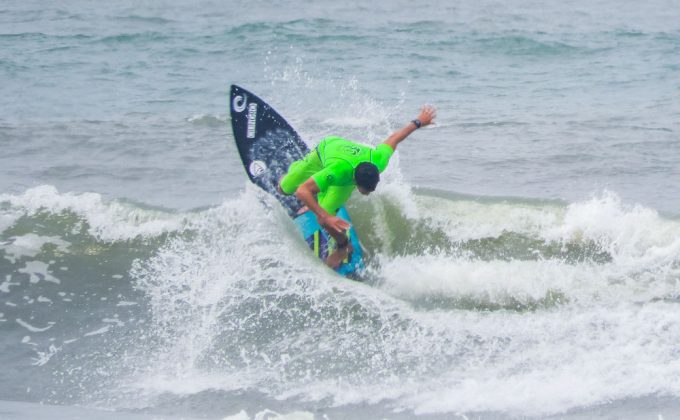 Darcio Dias, SPSurf Master 2024, Praia do Centro, Peruíbe (SP). Foto: Erik Medalha.