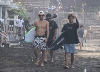 João e Samuel tiram onda