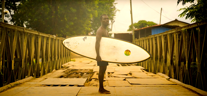 O surfe vem se desenvolvendo em Gana.