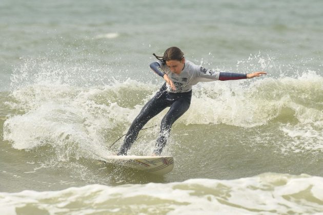 Maria Heinzen, Circuito Surf Talentos Oceano 2024, Praia Central, Balneário Camboriú (SC). Foto: Márcio David.