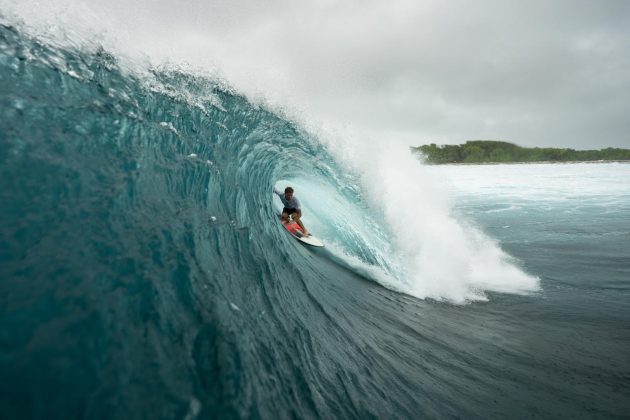 Taj Burrow, Four Seasons Maldives Surfing Championships Trophy, Sultans, Maldivas. Foto: Jon Frank.