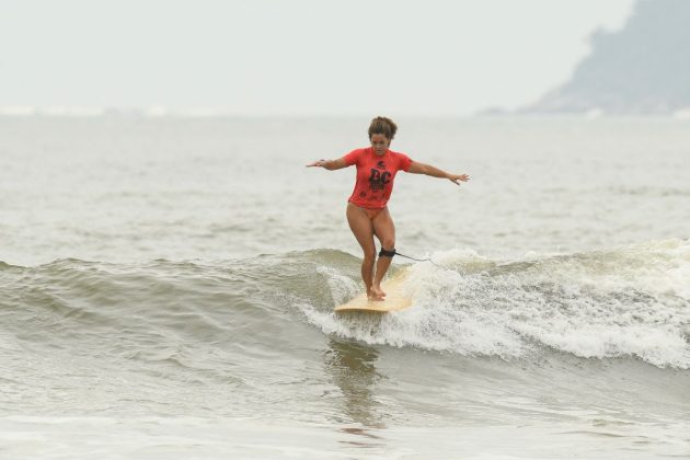 Atalanta Batista, CBSurf BC Surf Festival, Praia Central, Camboriú (SC). Foto: Márcio David.