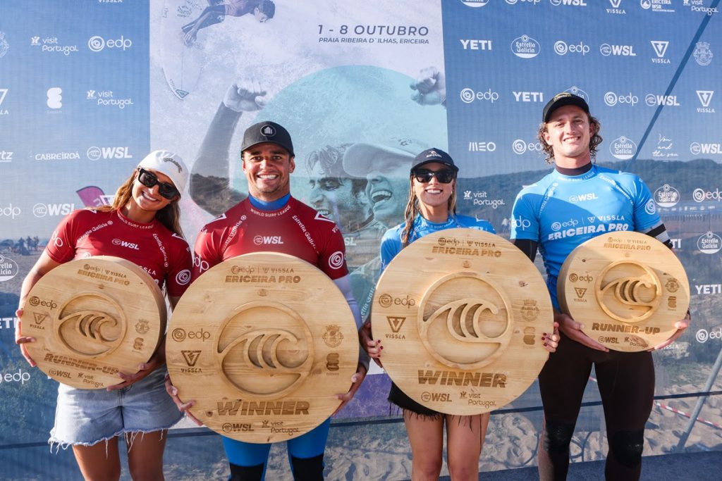 Luana Silva e Deivid Silva no pódio do Ericeira Pro em 2023.